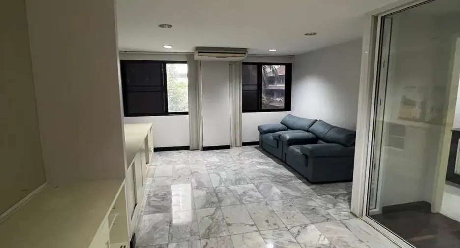 For rent 2 bedrooms condo in Pathum Wan, Bangkok