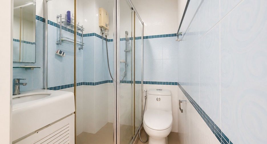 For sale 3 bedrooms retail Space in Phra Khanong, Bangkok