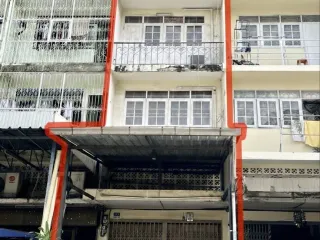 For sale 3 ベッドルーム retail Space in Phra Khanong, Bangkok