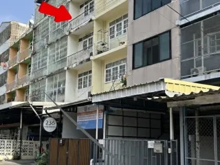 For sale 3 ベッドルーム retail Space in Phra Khanong, Bangkok