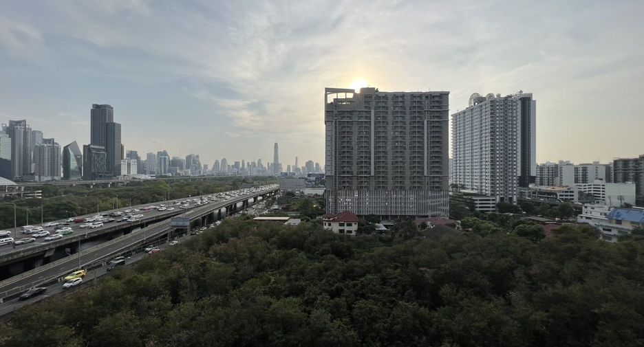 Wohnung zur Miete mit 1 Zimmer in Huai Khwang, Bangkok