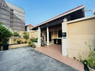 For Rent 4 Bedroom House In Bang Lamung, Chonburi