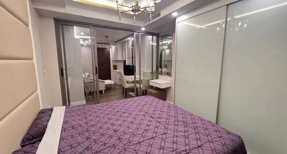 For rent 1 bed condo in Huai Khwang, Bangkok