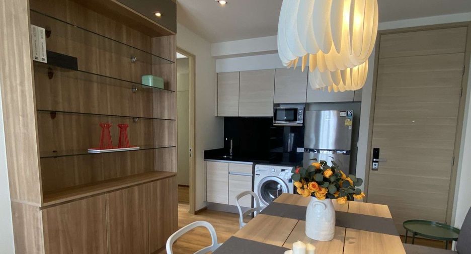 For rent 2 bedrooms condo in Khlong Toei, Bangkok