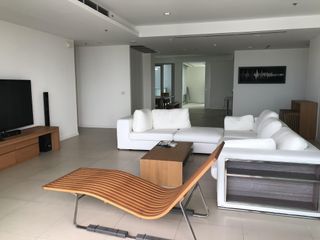 For rent 3 bedrooms condo in Sathon, Bangkok