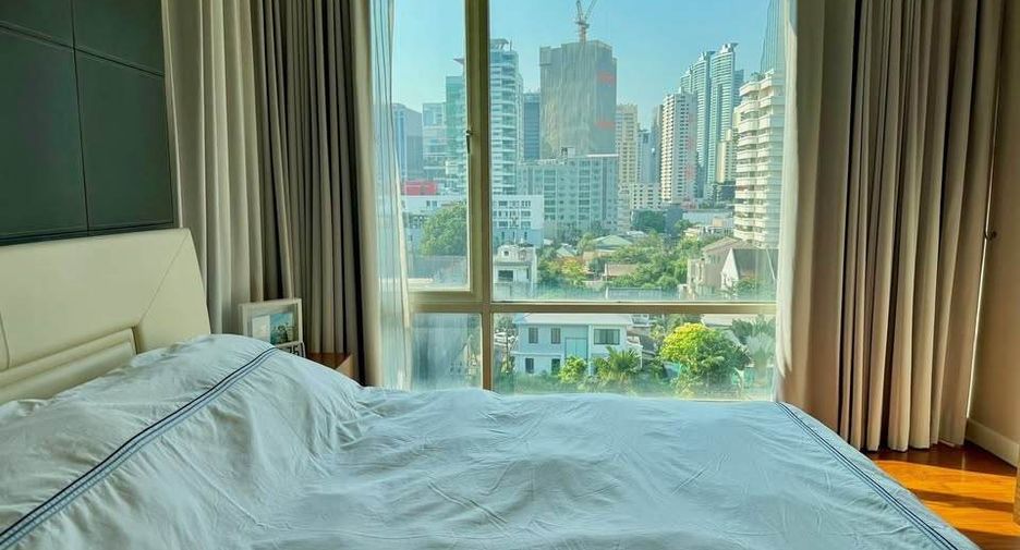 For rent 2 bedrooms condo in Watthana, Bangkok
