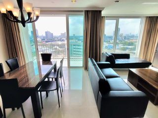 For rent 3 bedrooms condo in Khlong Toei, Bangkok
