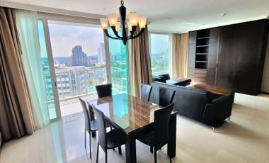 Condo en alquiler de 3 habitaciones en Khlong Toei, Bangkok