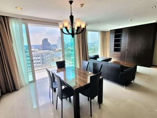 For rent 3 bedrooms condo in Khlong Toei, Bangkok