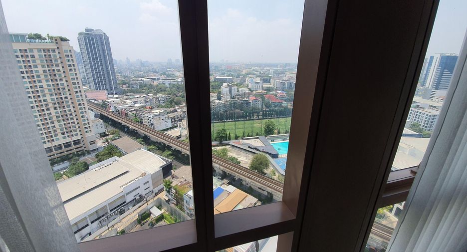 For rent 2 bedrooms condo in Khlong Toei, Bangkok