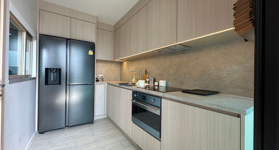 Condo en alquiler de 3 habitaciones en Sathon, Bangkok