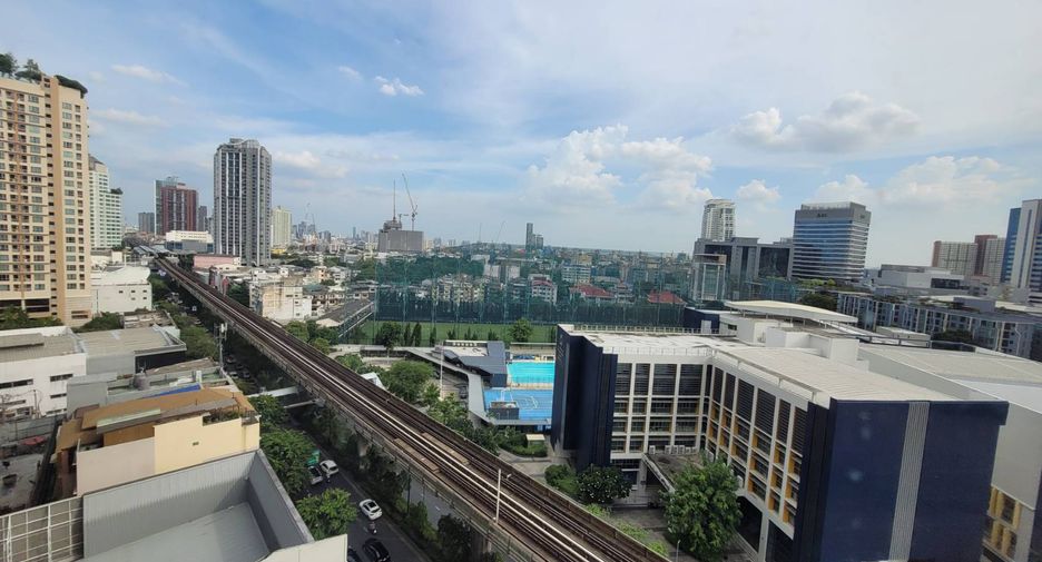 For rent 2 bedrooms condo in Khlong Toei, Bangkok