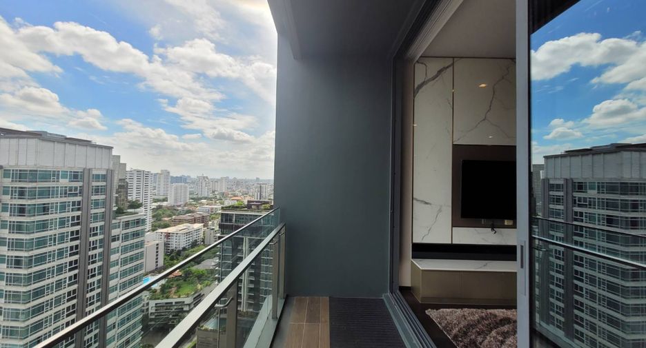 For rent 2 bedrooms condo in Khlong Toei, Bangkok