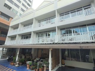 Reihenhaus zur Miete mit 4 Zimmer in Khlong Toei, Bangkok