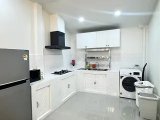 À louer 2 chambres maison à Bang Lamung, Chonburi