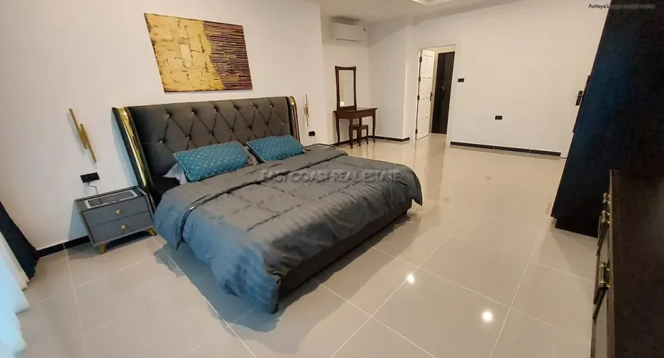 Haus zur Miete und zum Kauf mit 6 Zimmer in Bang Lamung, Chonburi