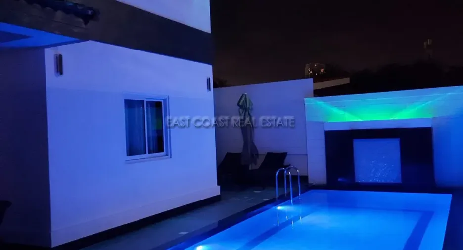 Haus zur Miete und zum Kauf mit 6 Zimmer in Bang Lamung, Chonburi