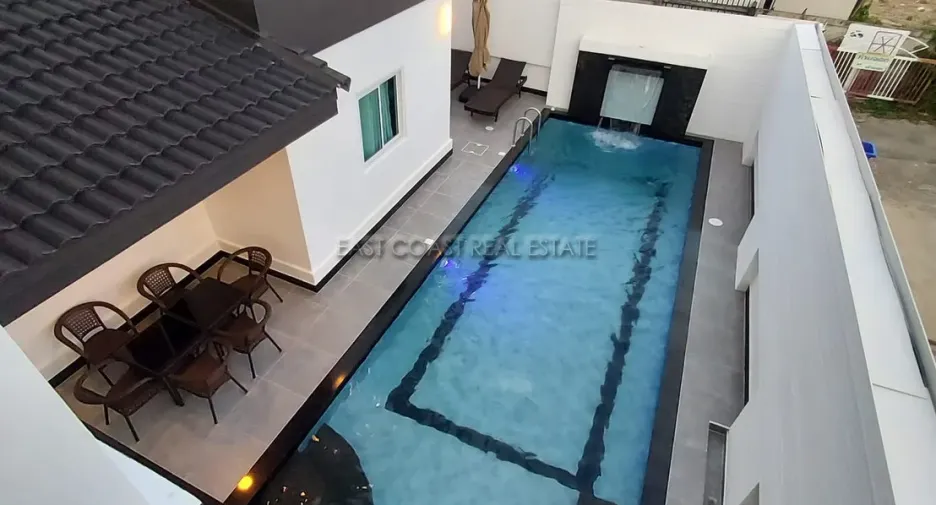 Haus zur Miete und zum Kauf mit 6 Zimmer in Bang Lamung, Chonburi