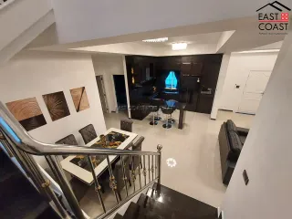 Casa en alquiler y en venta de 6 habitaciones en Bang Lamung, Chonburi