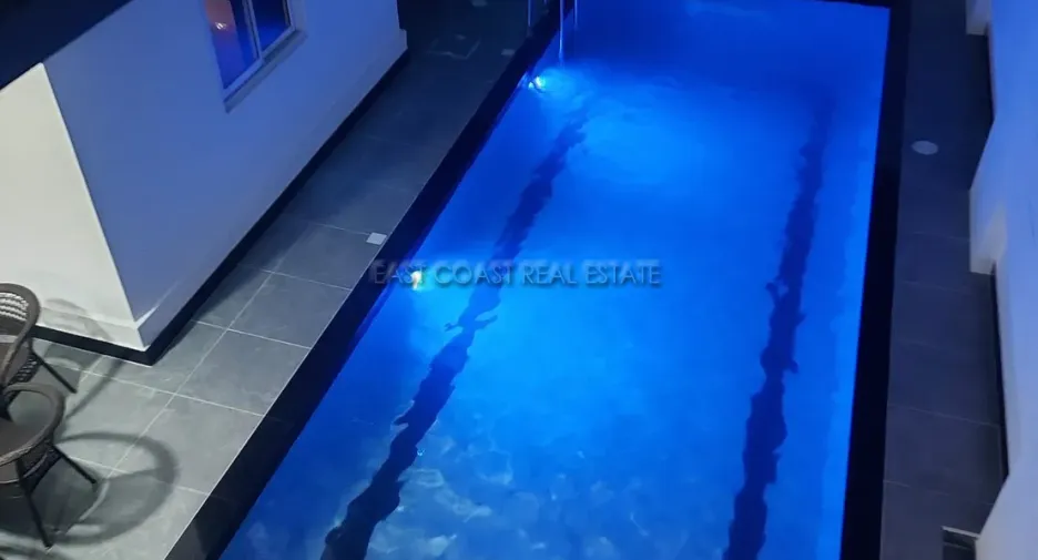 Haus zur Miete und zum Kauf mit 6 Zimmer in Bang Lamung, Chonburi