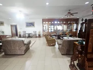 Haus zum Kauf mit 5 Zimmer in Bang Lamung, Chonburi
