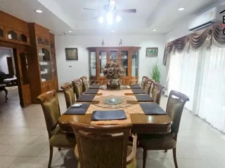 Haus zum Kauf mit 5 Zimmer in Bang Lamung, Chonburi