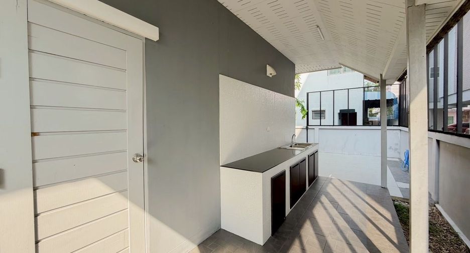 For rent 3 bedrooms house in Mueang Chiang Mai, Chiang Mai