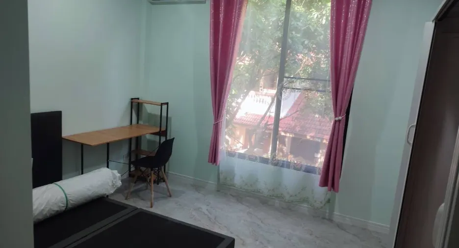 For rent 2 bedrooms townhouse in Mueang Chiang Mai, Chiang Mai