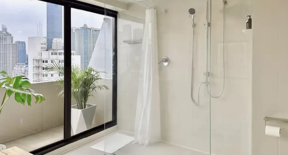 For sale 1 bed condo in Khlong Toei, Bangkok