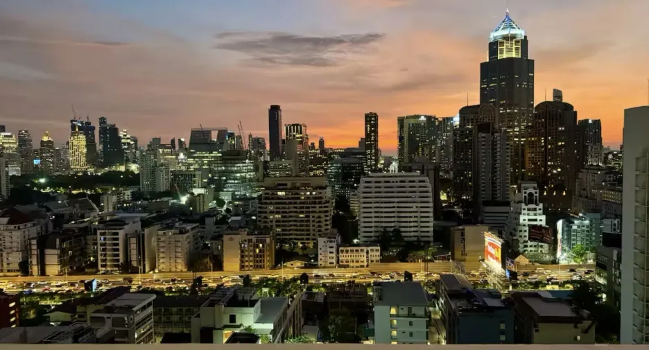 For sale 1 bed condo in Khlong Toei, Bangkok