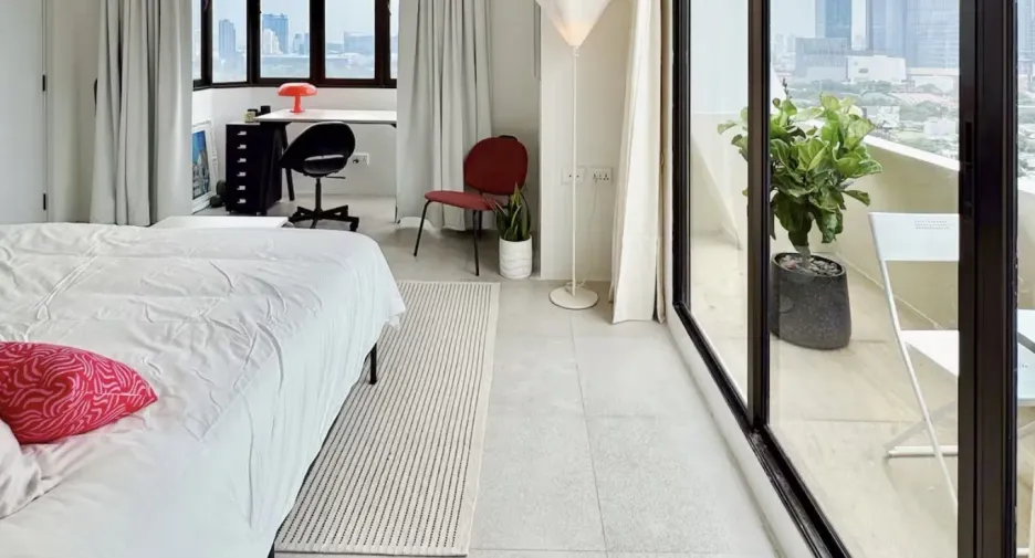 For sale 1 bed condo in Khlong Toei, Bangkok