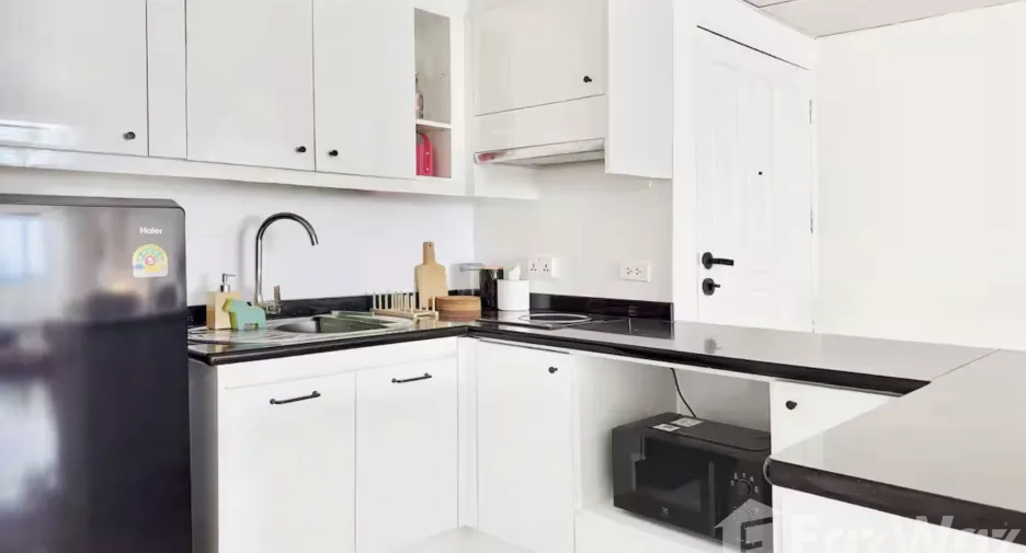 For sale 1 bed condo in Khlong Toei, Bangkok