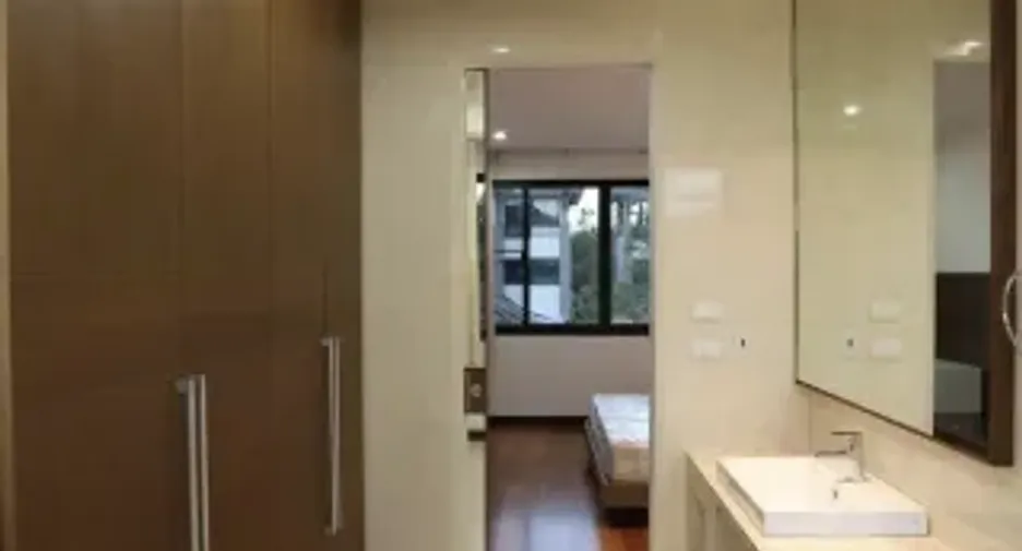 For rent 3 bedrooms house in Watthana, Bangkok