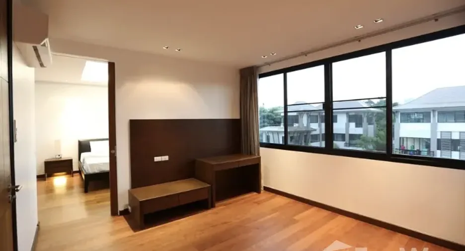 For rent 3 bedrooms house in Watthana, Bangkok