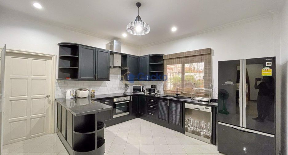 For rent 3 bedrooms house in East Pattaya, Pattaya