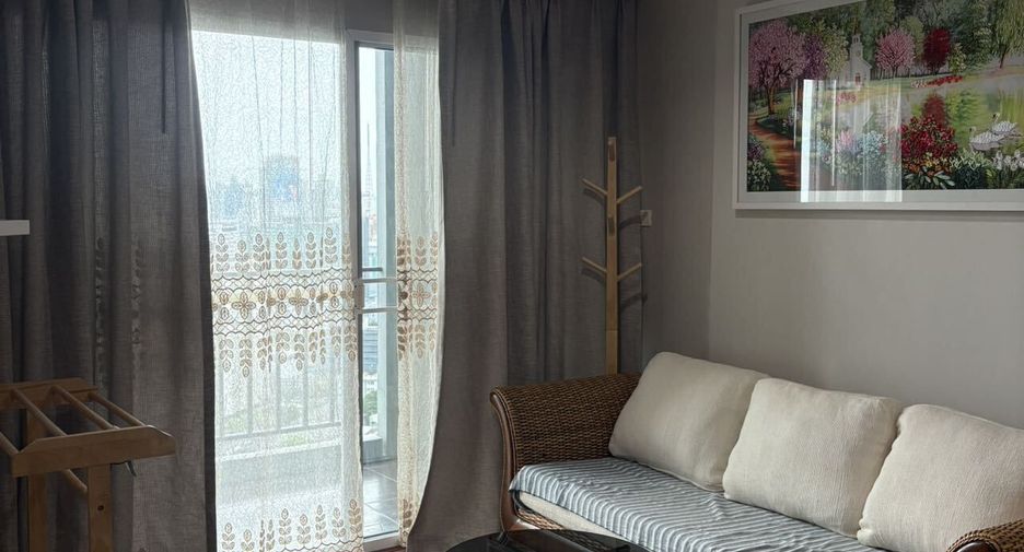 For rent 3 bedrooms condo in Huai Khwang, Bangkok