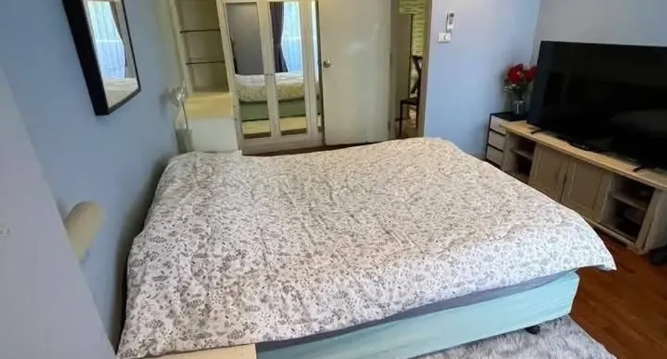 For rent 2 bedrooms condo in Phra Khanong, Bangkok