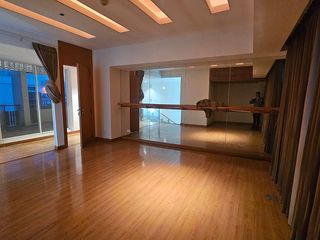For sale 5 ベッドルーム townhouse in Watthana, Bangkok