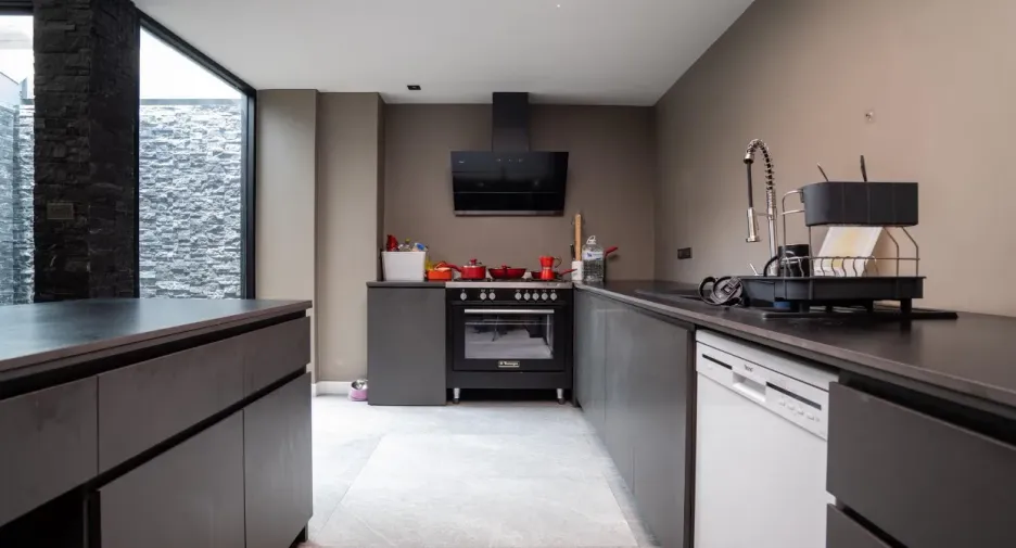 For sale and for rent 4 bedrooms house in Wang Thonglang, Bangkok