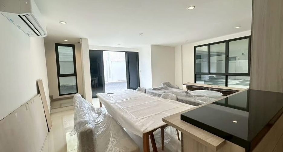 For sale 3 bedrooms house in Prawet, Bangkok