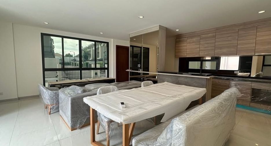 For sale 3 bedrooms house in Prawet, Bangkok