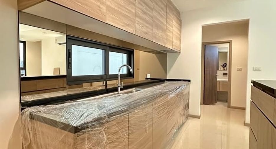 For sale 3 bedrooms house in Prawet, Bangkok