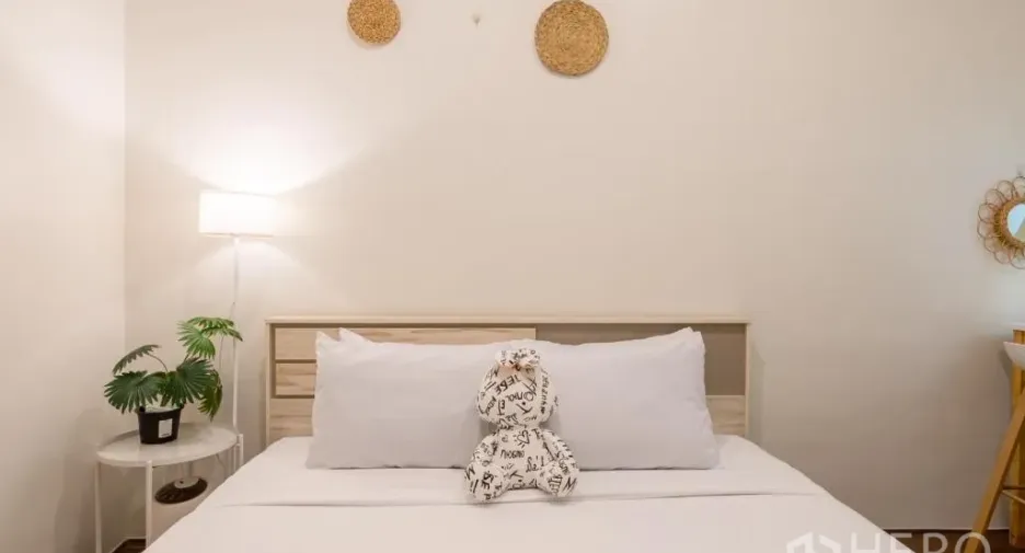For rent 3 bedrooms retail Space in Bang Rak, Bangkok