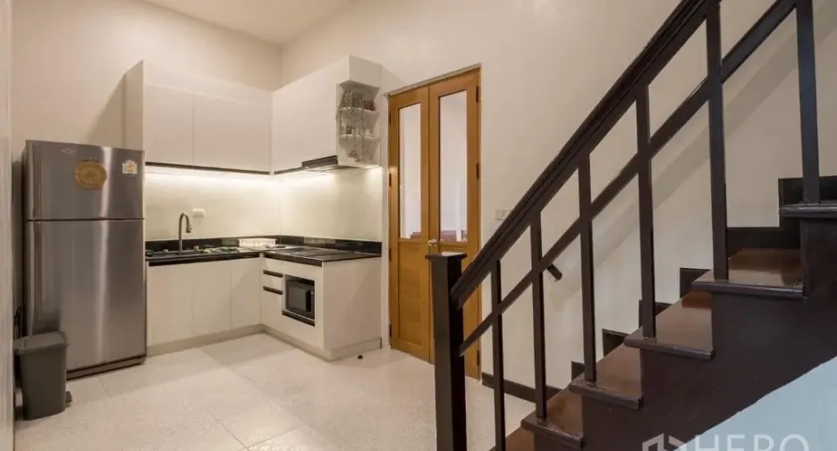 For rent 3 bedrooms retail Space in Bang Rak, Bangkok