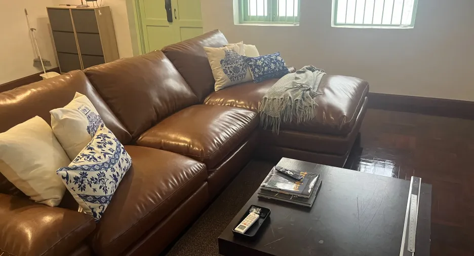 For rent 3 bedrooms retail Space in Bang Rak, Bangkok