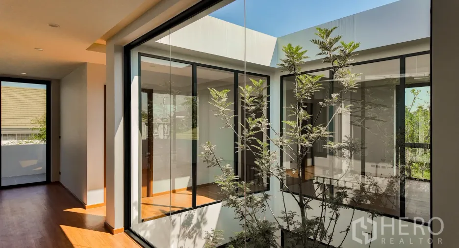 For sale 4 bedrooms house in Prawet, Bangkok