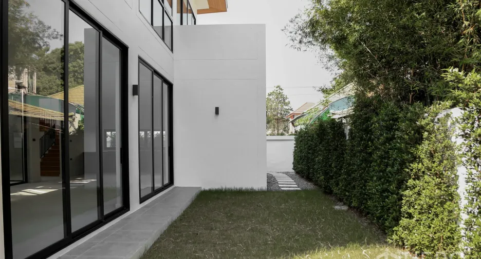 For sale 4 bedrooms house in Prawet, Bangkok