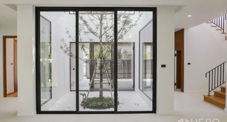 For sale 4 bedrooms house in Prawet, Bangkok