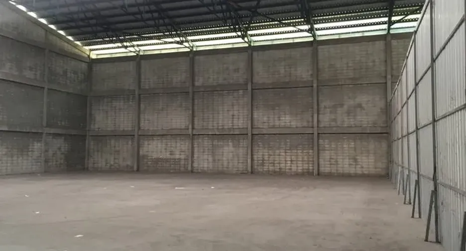 For rent warehouse in Mueang Pathum Thani, Pathum Thani