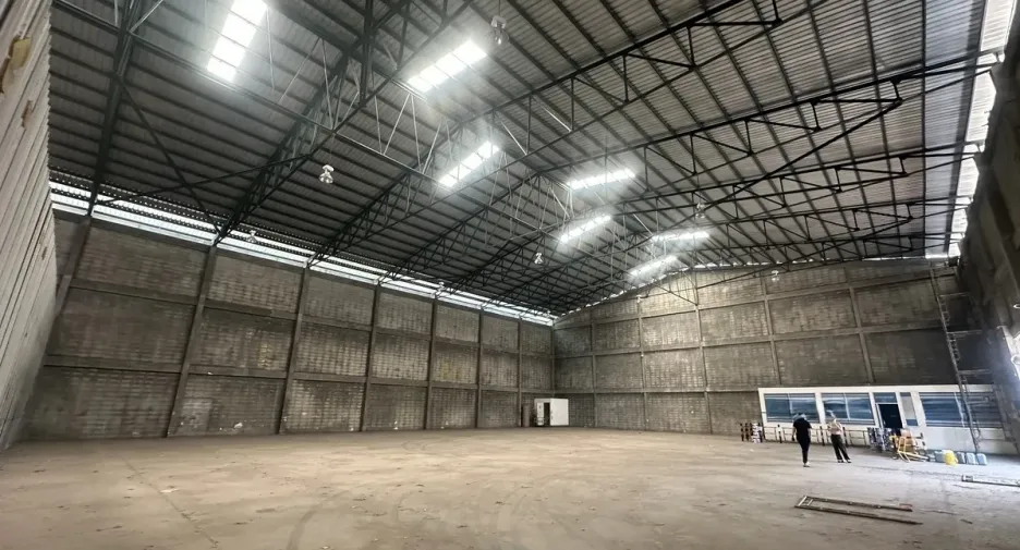 For rent warehouse in Mueang Pathum Thani, Pathum Thani